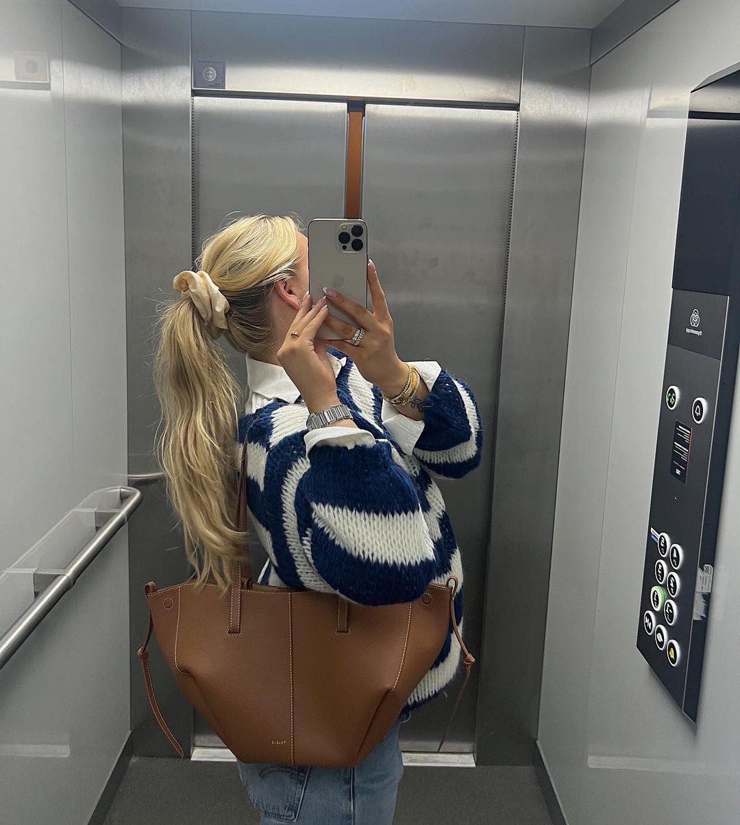 Teresa | Sweter Oversize w Paski z Miękkiej Dzianiny