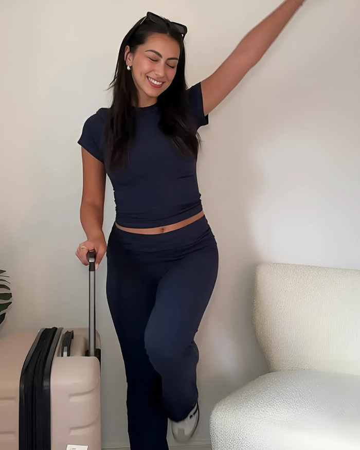 Damski Komplet Loungewear z Krótkimi Rękawami i Rozcięciem