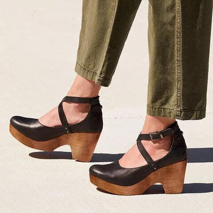 Buty na Koturnie z Paskami i Klamrą
