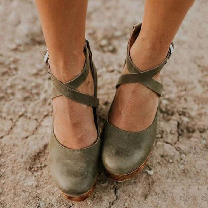 Buty na Koturnie z Paskami i Klamrą