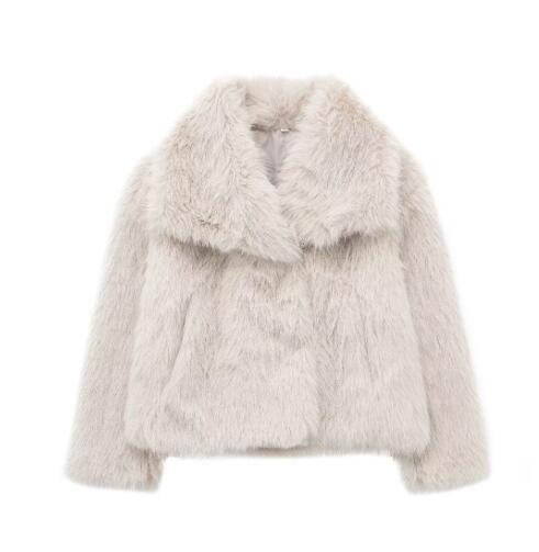 Julia | Krótkie futerko damskie z szerokimi klapami